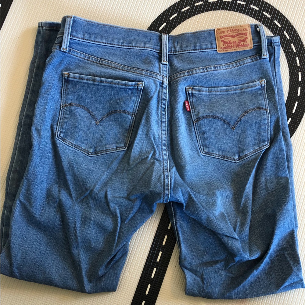 Levi's Women’s Shaping Slim Jeans